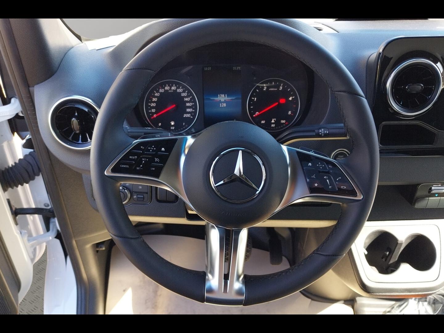 Image MERCEDES-BENZ Sprinter CCb 519 Pro 37 Benne + Coffre 3T5 9G-Tronic  PTRA 7T ( 51000 HT )