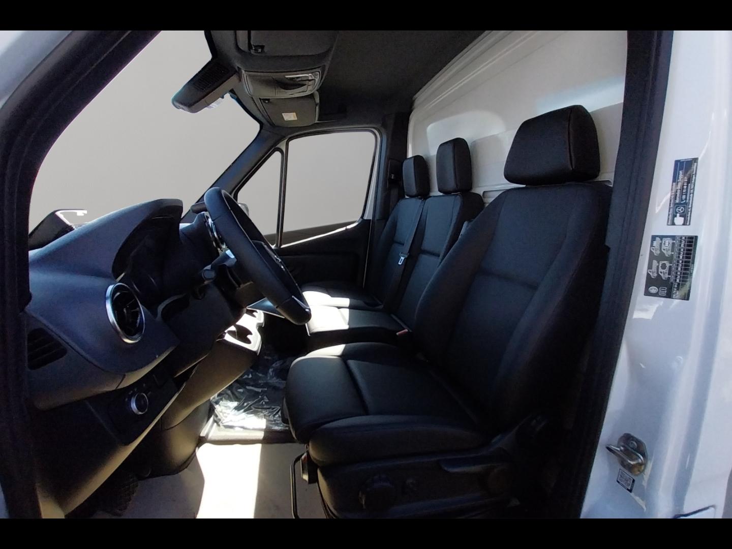 Image MERCEDES-BENZ Sprinter CCb 519 Pro 37 Benne + Coffre 3T5 9G-Tronic  PTRA 7T ( 51000 HT )