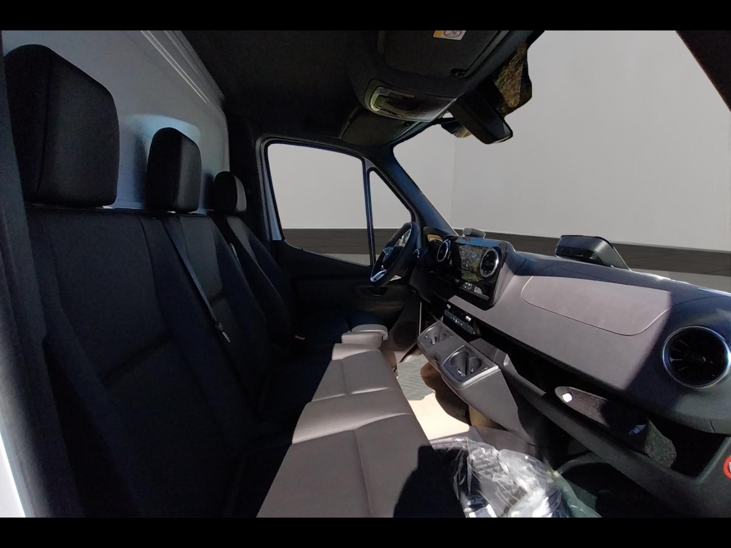 Image MERCEDES-BENZ Sprinter CCb 519 Pro 37 Benne + Coffre 3T5 9G-Tronic  PTRA 7T ( 51000 HT )