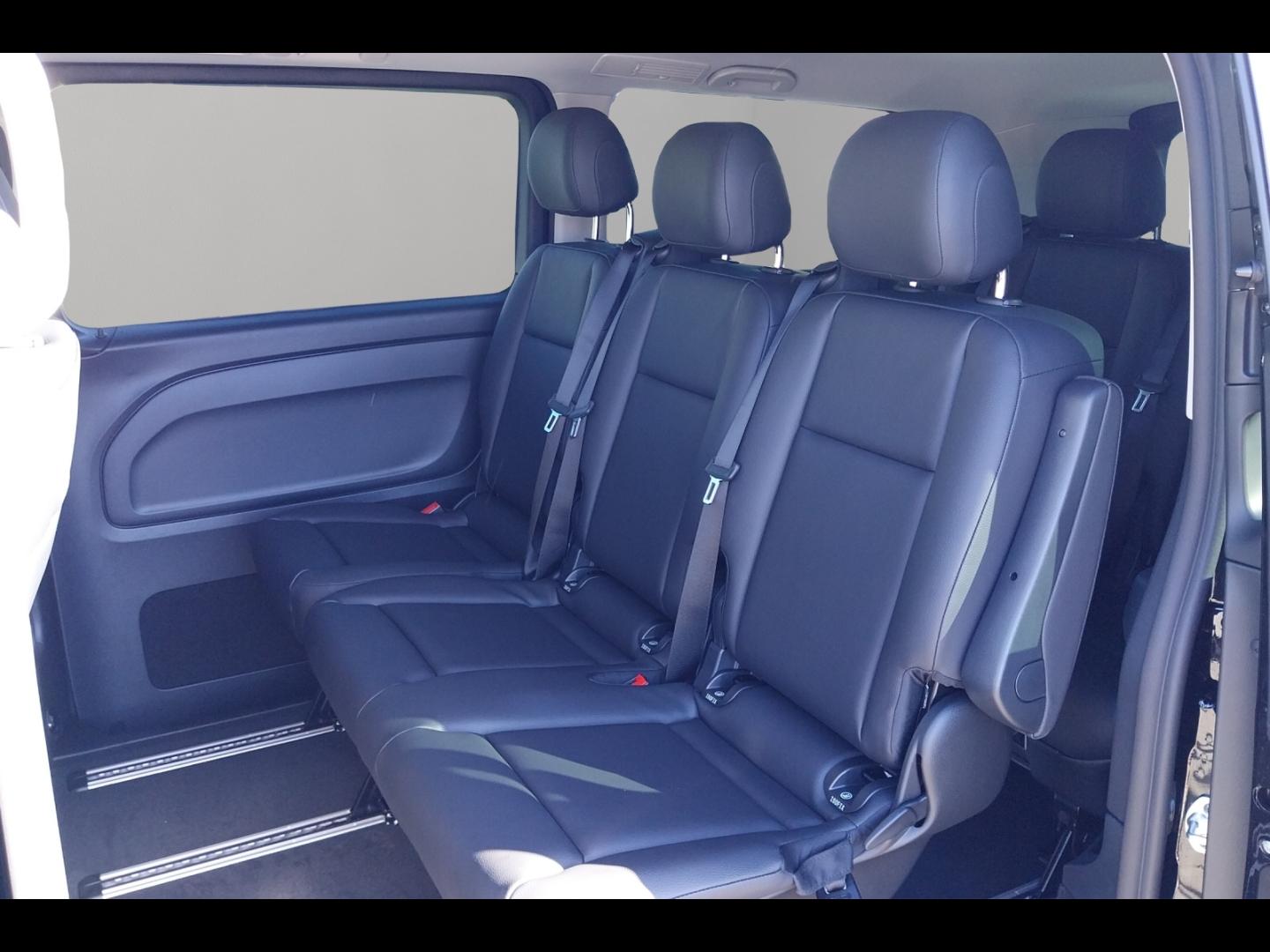 Image MERCEDES-BENZ Vito Fg Vito Tourer 119 CDI XL Select Propulsion 9G-Tronic ( 67500 HT )