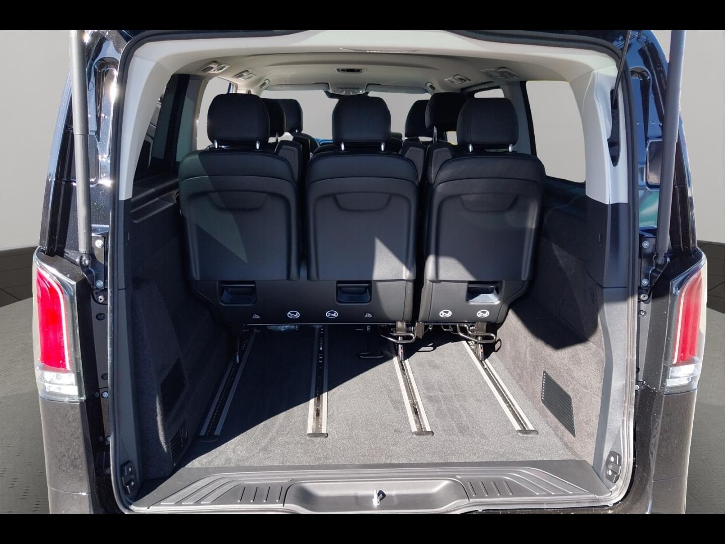 Image MERCEDES-BENZ Vito Fg Vito Tourer 119 CDI XL Select Propulsion 9G-Tronic ( 67500 HT )