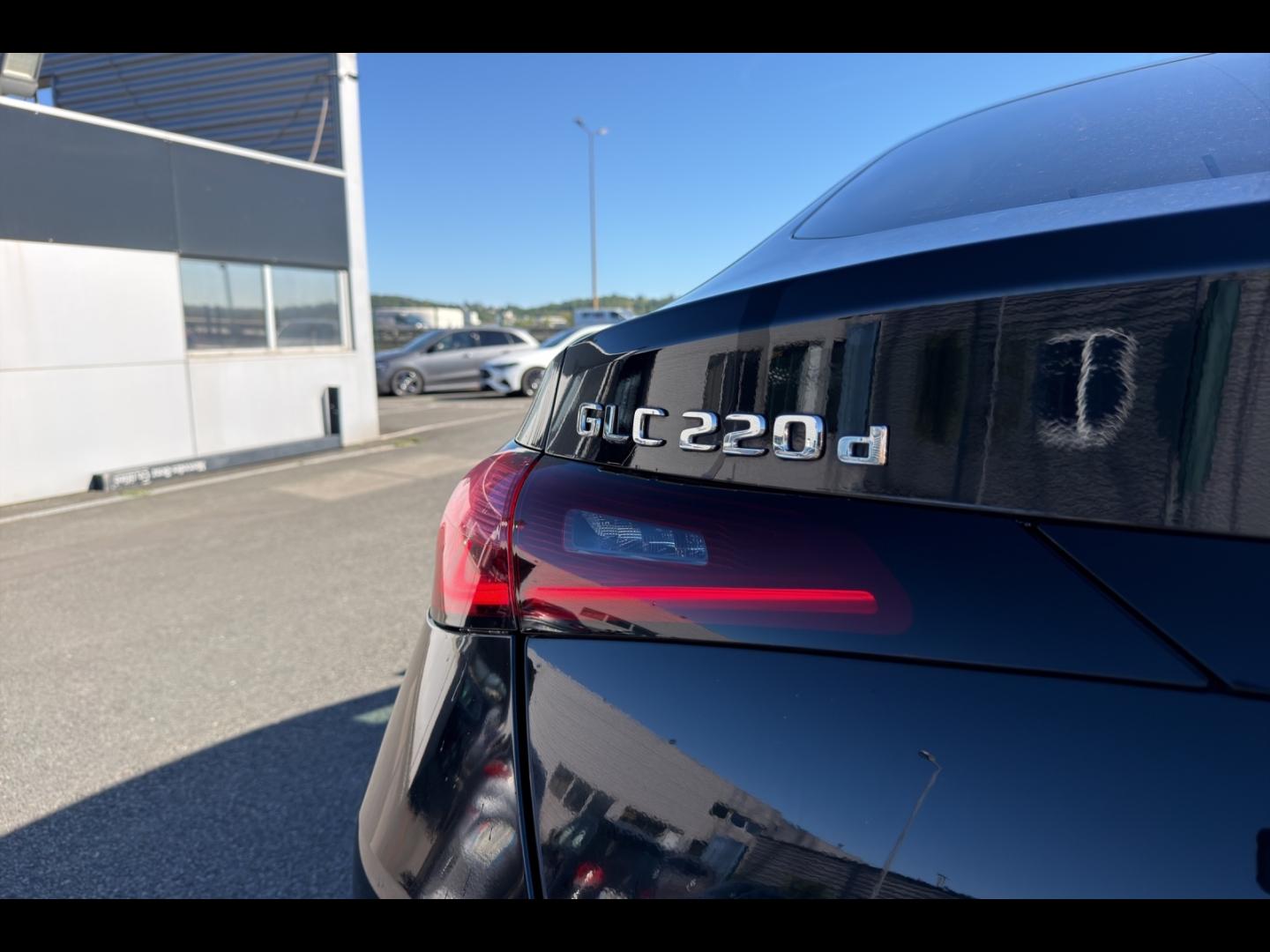 Image MERCEDES-BENZ GLC 220 d 197ch AMG Line 4Matic 9G-Tronic