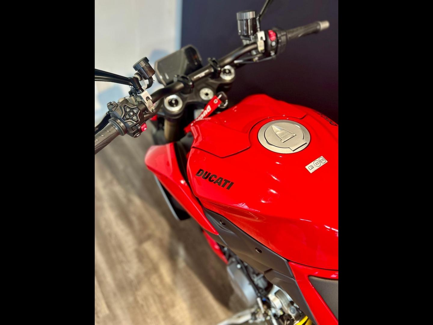 Image DUCATI Streetfighter 890 Streetfighter V2
