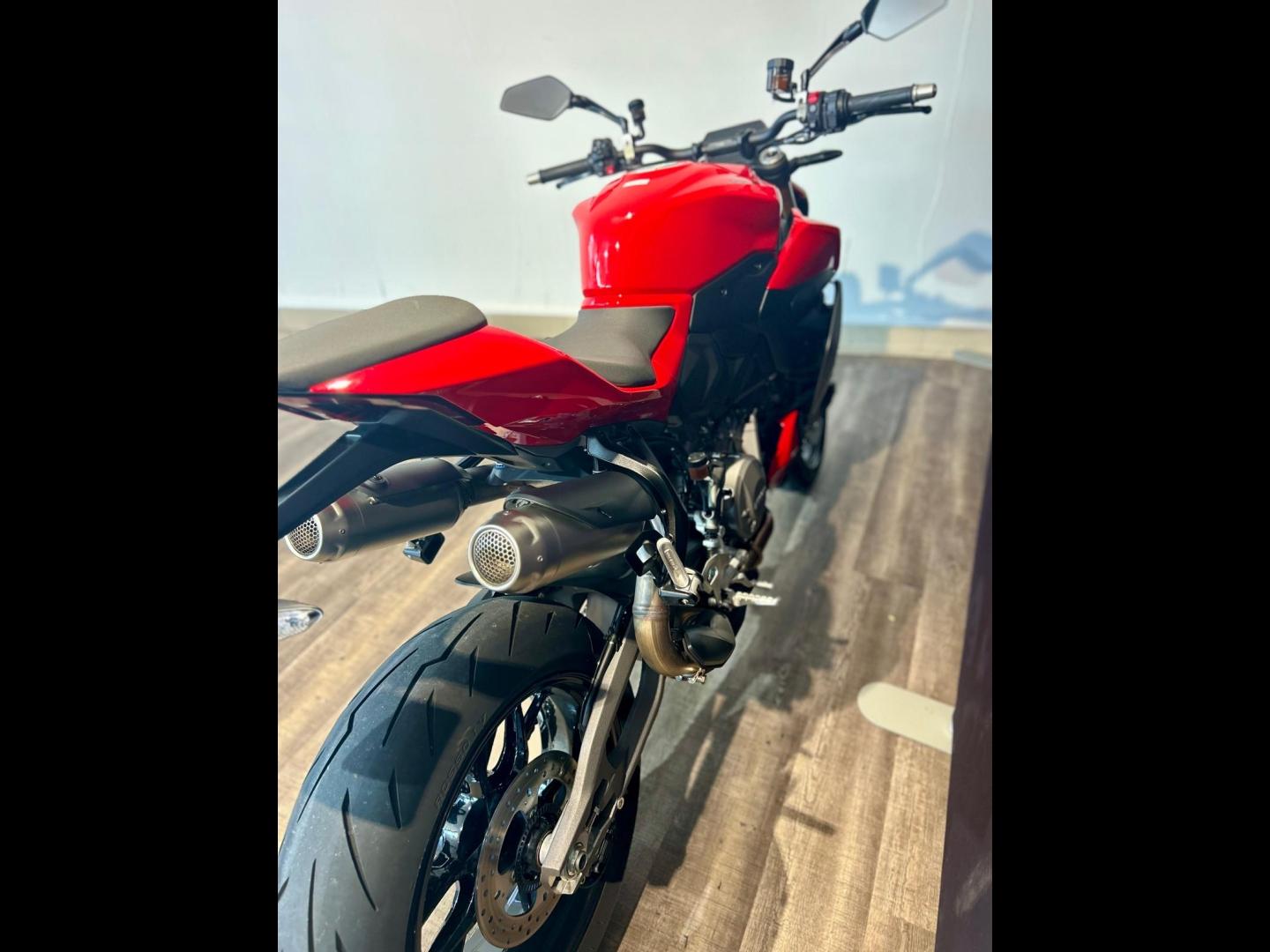 Image DUCATI Streetfighter 890 Streetfighter V2