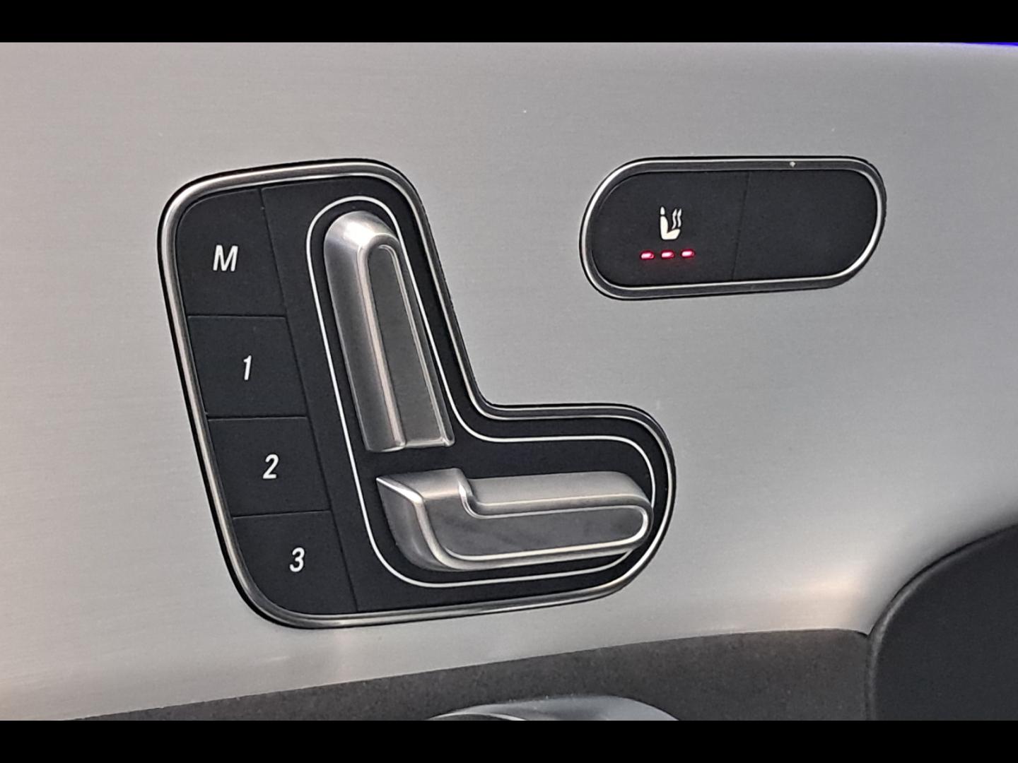 Image MERCEDES-BENZ CLA 200 d 150ch AMG Line 8G-DCT 8cv