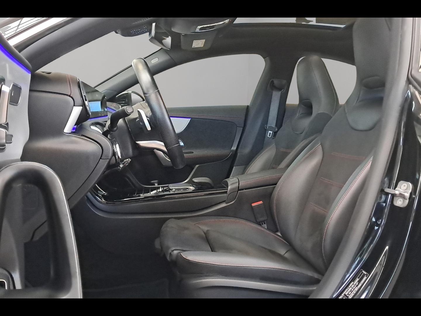 Image MERCEDES-BENZ CLA 200 d 150ch AMG Line 8G-DCT 8cv