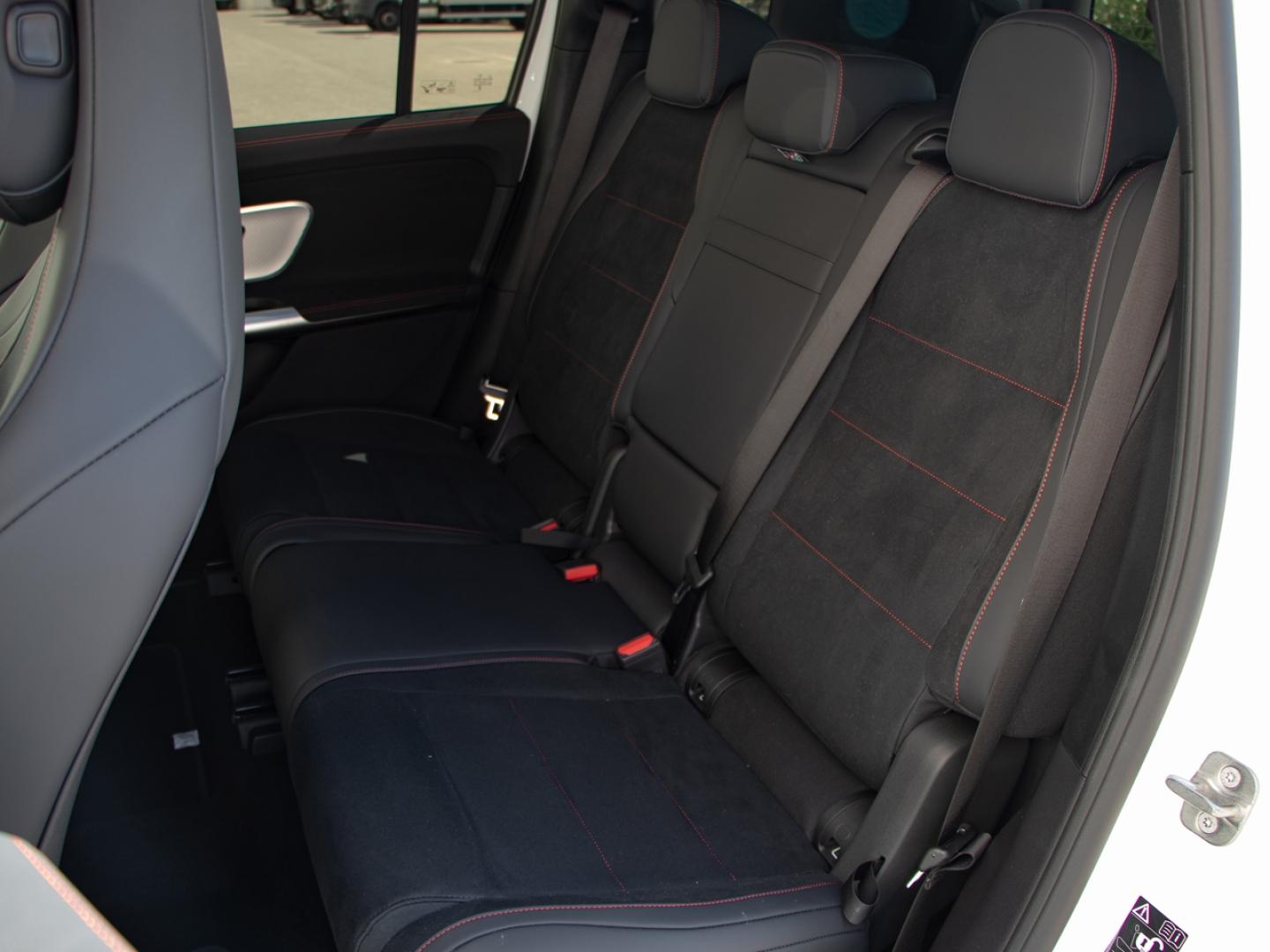 Image MERCEDES-BENZ GLB 220 190+30ch AMG Line 4Matic 8G-eDCT