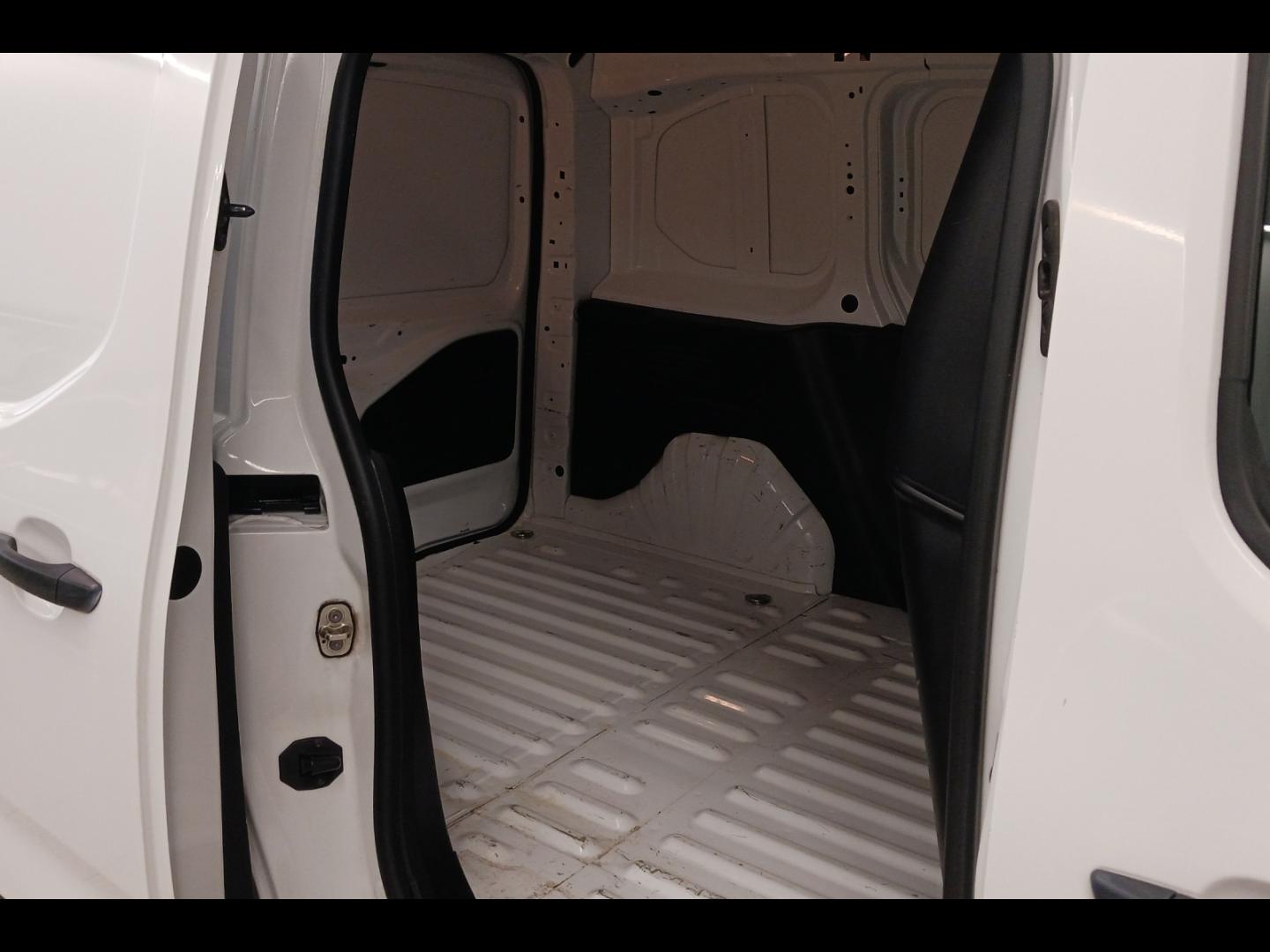 Image PEUGEOT Partner Standard 650kg BlueHDi 100ch S&S BVM5 Premium