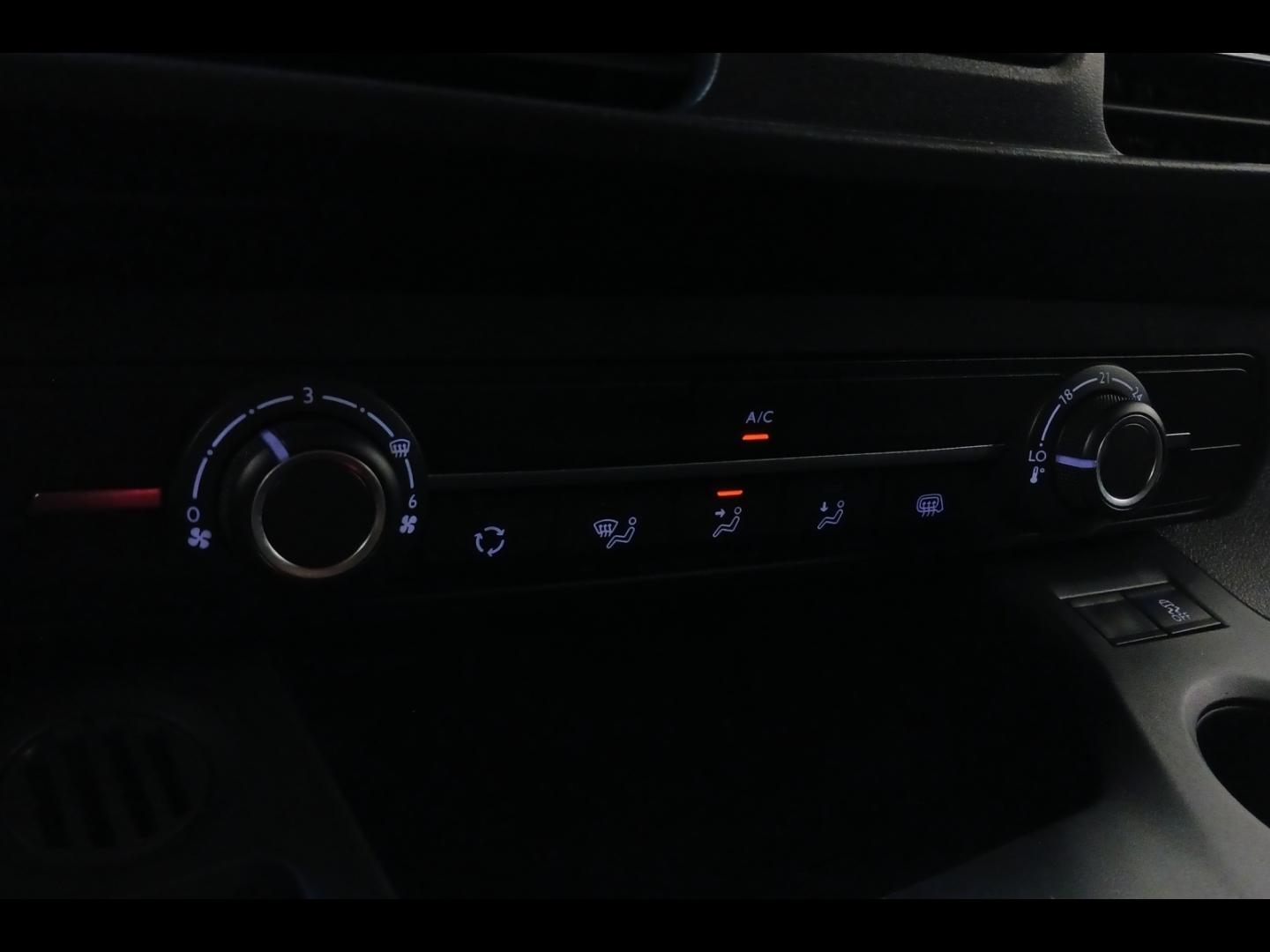 Image PEUGEOT Partner Standard 650kg BlueHDi 100ch S&S BVM5 Premium