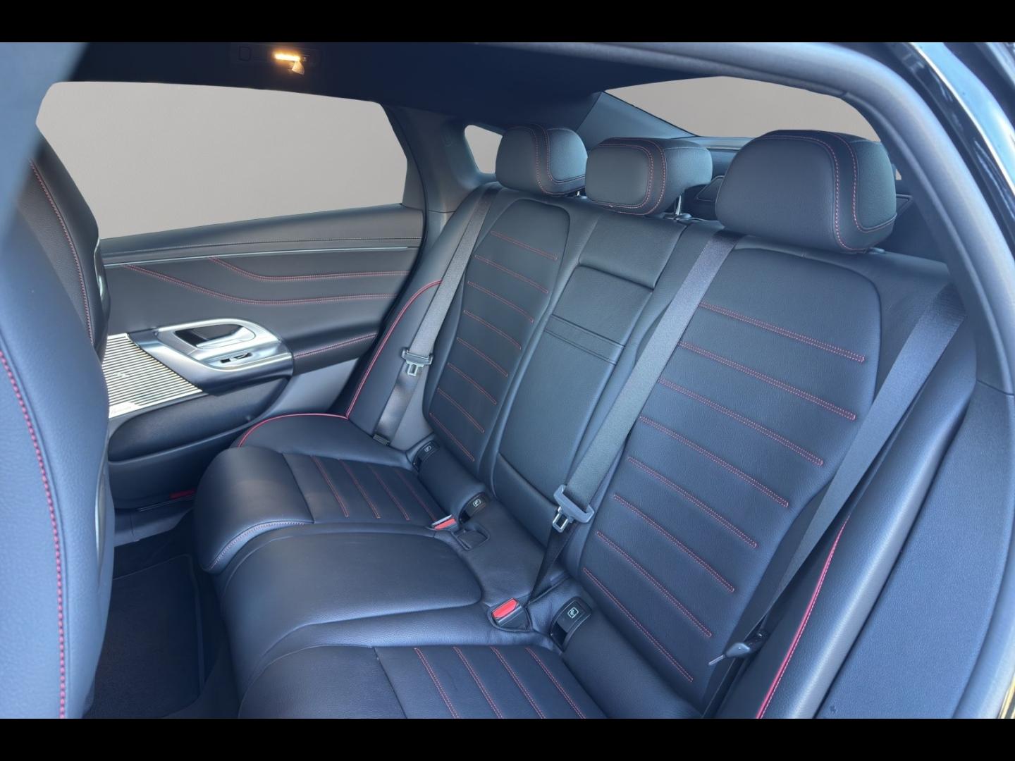 Image MERCEDES-BENZ Classe C 400 489ch 94,5kWh AMG Line 4Matic