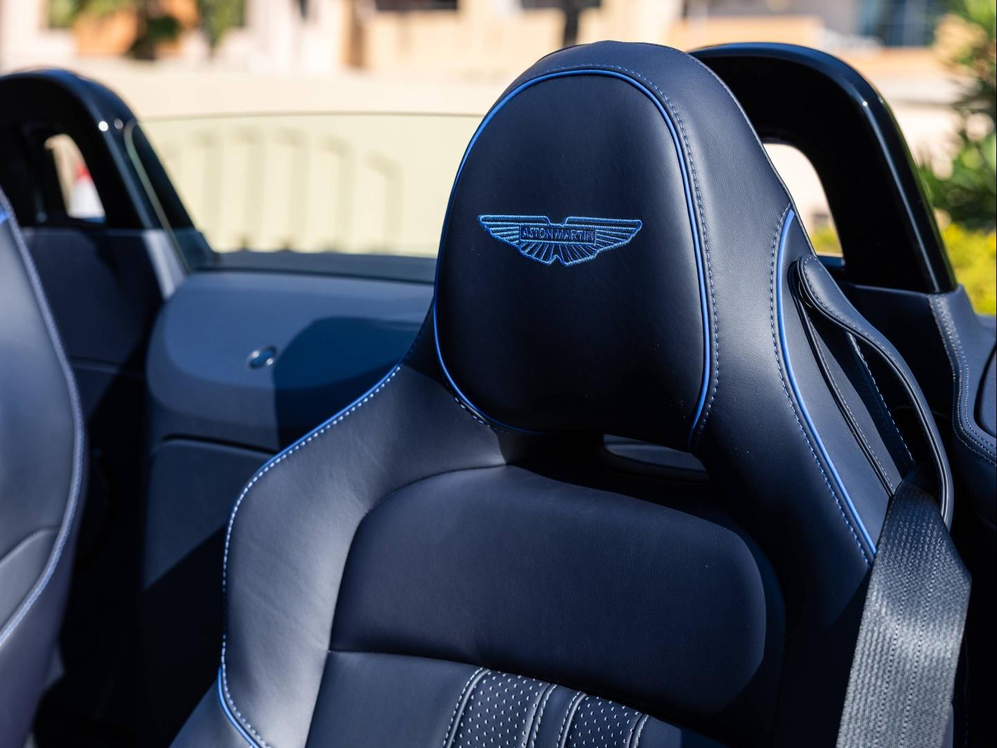 Image ASTON MARTIN VANTAGE ROADSTER ROADSTER