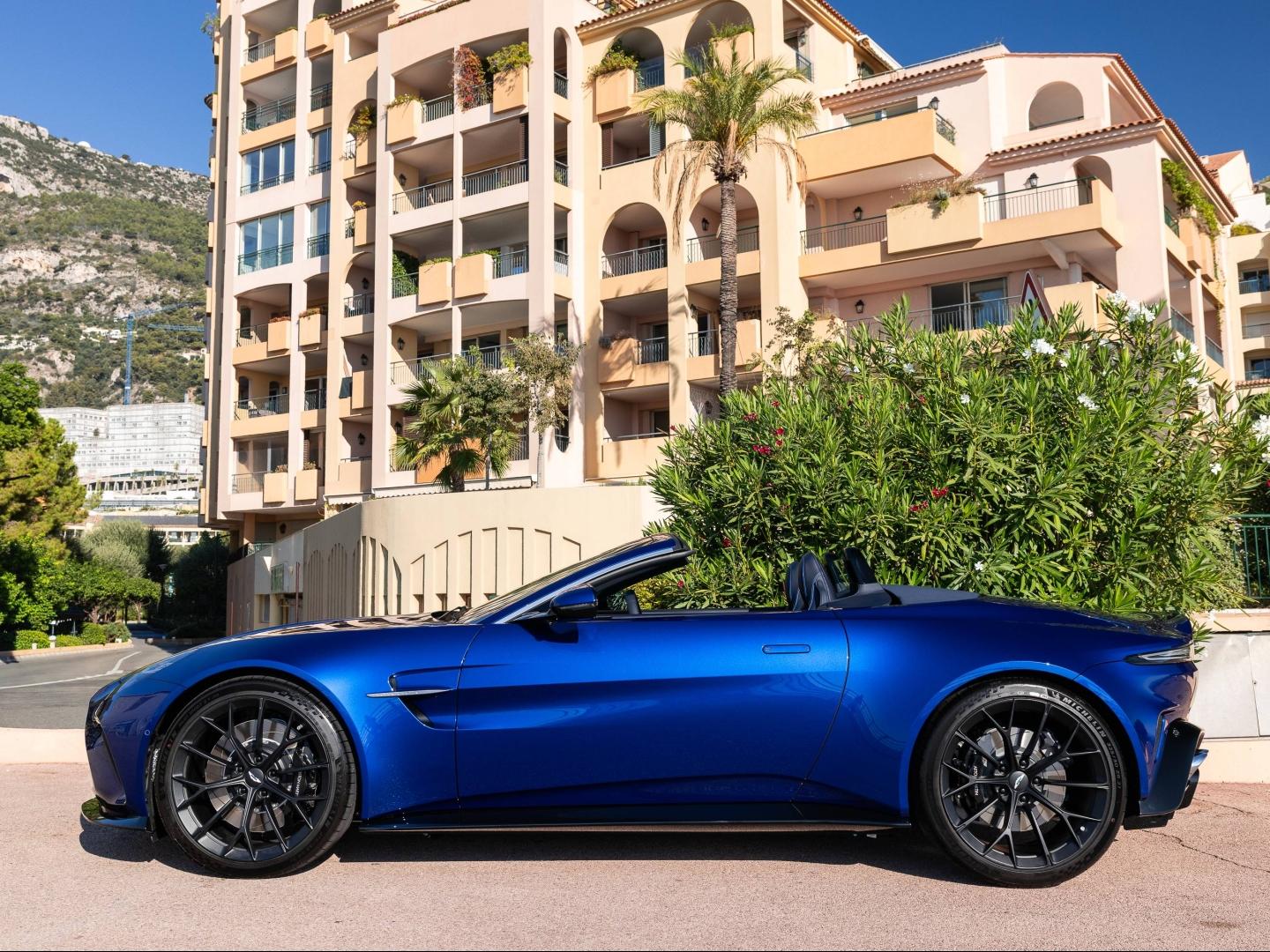 Image ASTON MARTIN VANTAGE ROADSTER ROADSTER