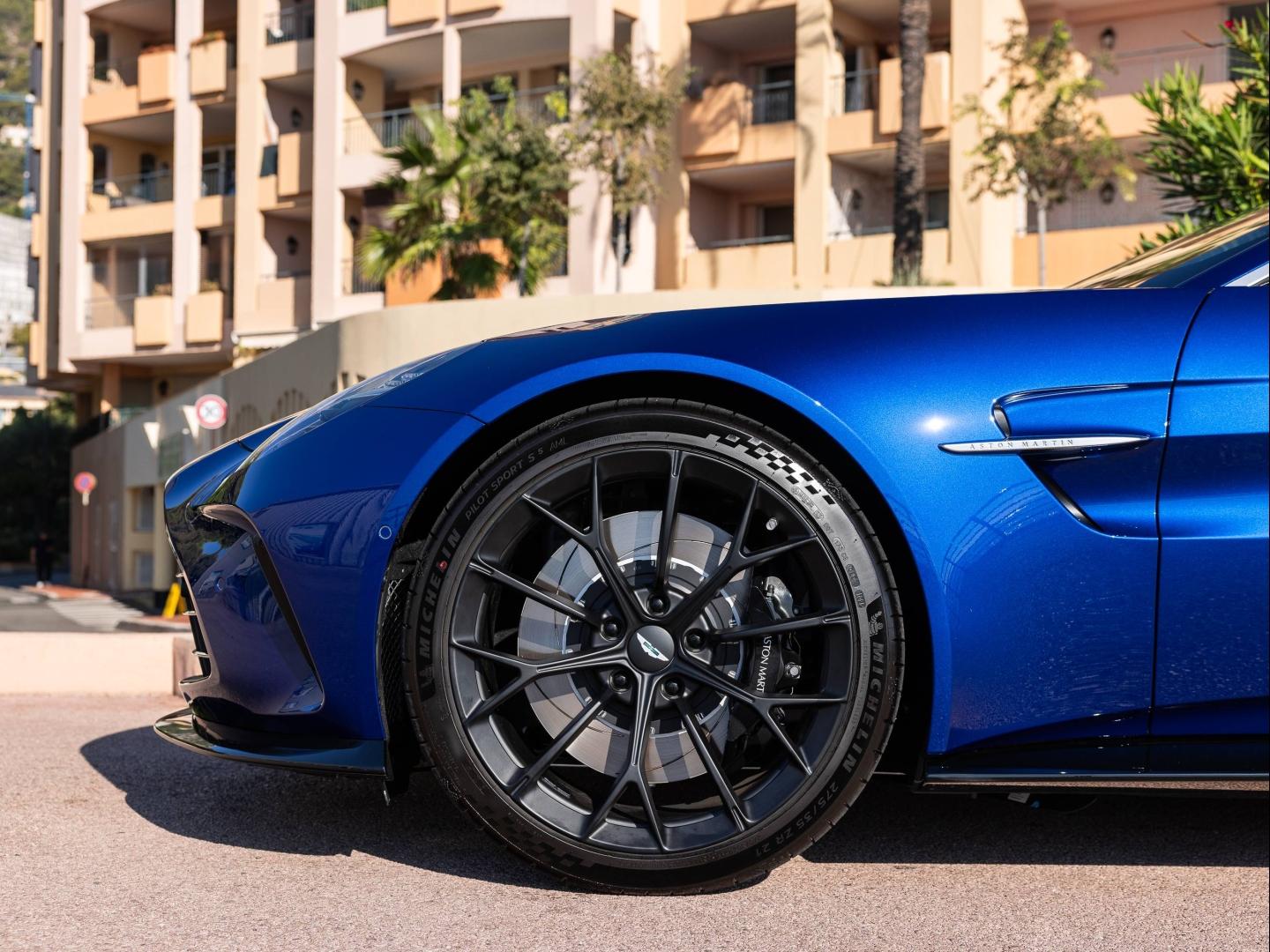 Image ASTON MARTIN VANTAGE ROADSTER ROADSTER