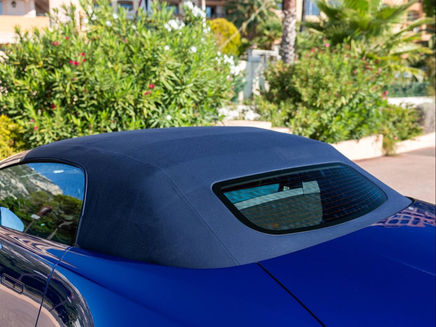 Image ASTON MARTIN VANTAGE ROADSTER ROADSTER
