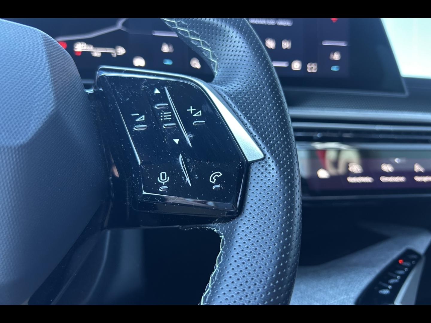 Image PEUGEOT 3008 1.2 Hybrid 136ch Allure e-DCS6