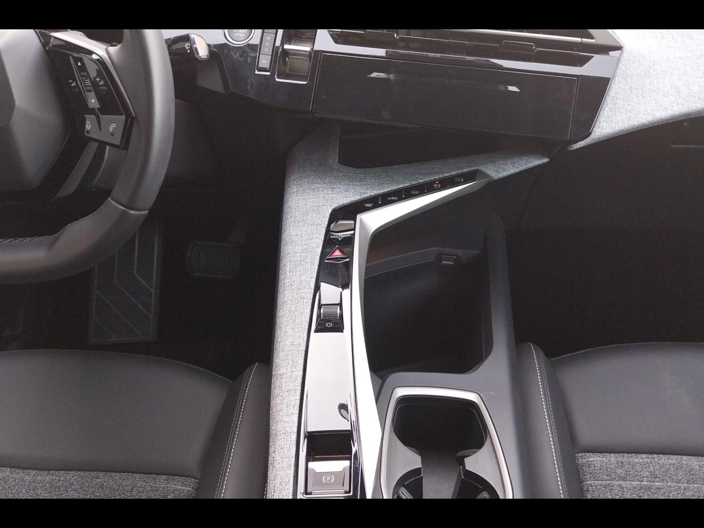 Image PEUGEOT 3008 1.2 Hybrid 136ch Allure e-DCS6