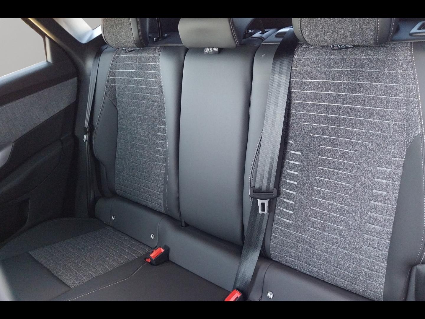 Image PEUGEOT 3008 1.2 Hybrid 136ch Allure e-DCS6