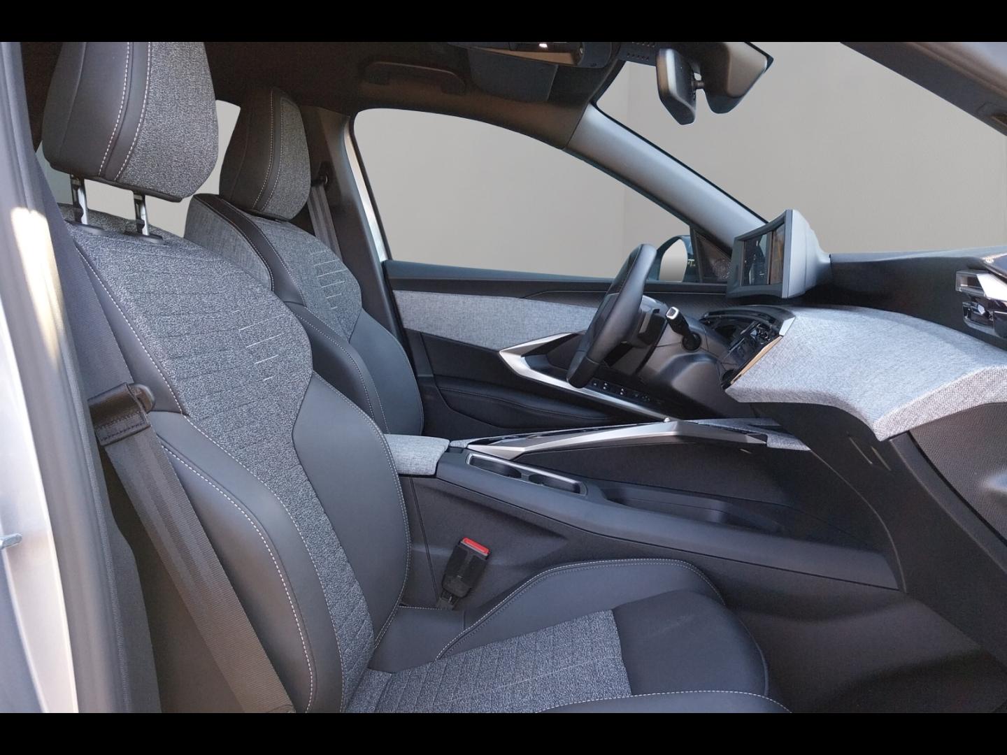 Image PEUGEOT 3008 1.2 Hybrid 136ch Allure e-DCS6