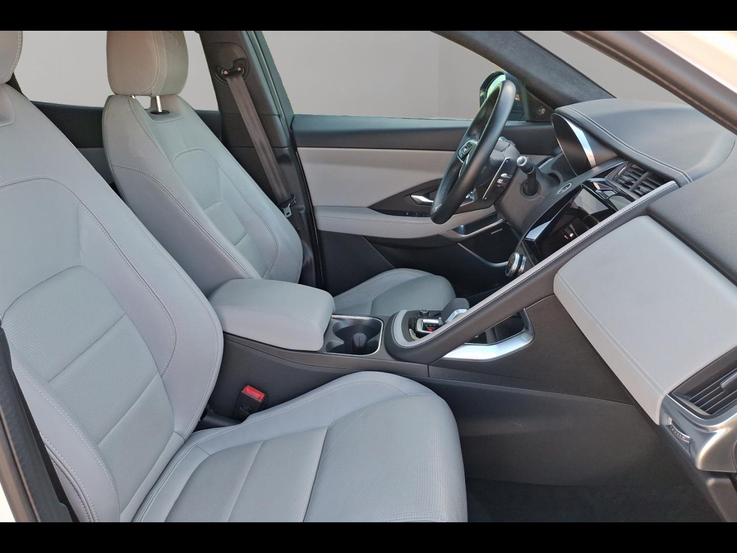 Image JAGUAR E-Pace P200 FlexFuel MHEV R-Dynamic SE BVA AWD