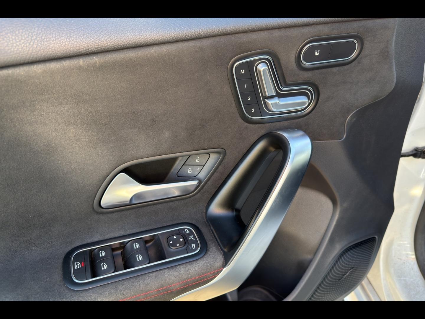 Image MERCEDES-BENZ Classe A 200 d 150ch AMG Line 8G-DCT