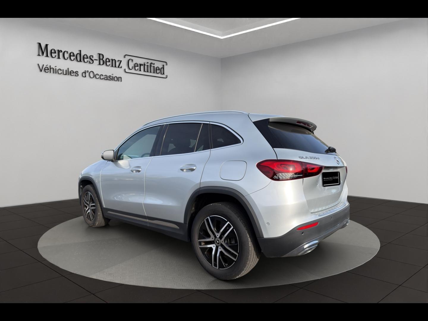 Image MERCEDES-BENZ GLA 200 d 150ch Progressive Line 8G-DCT