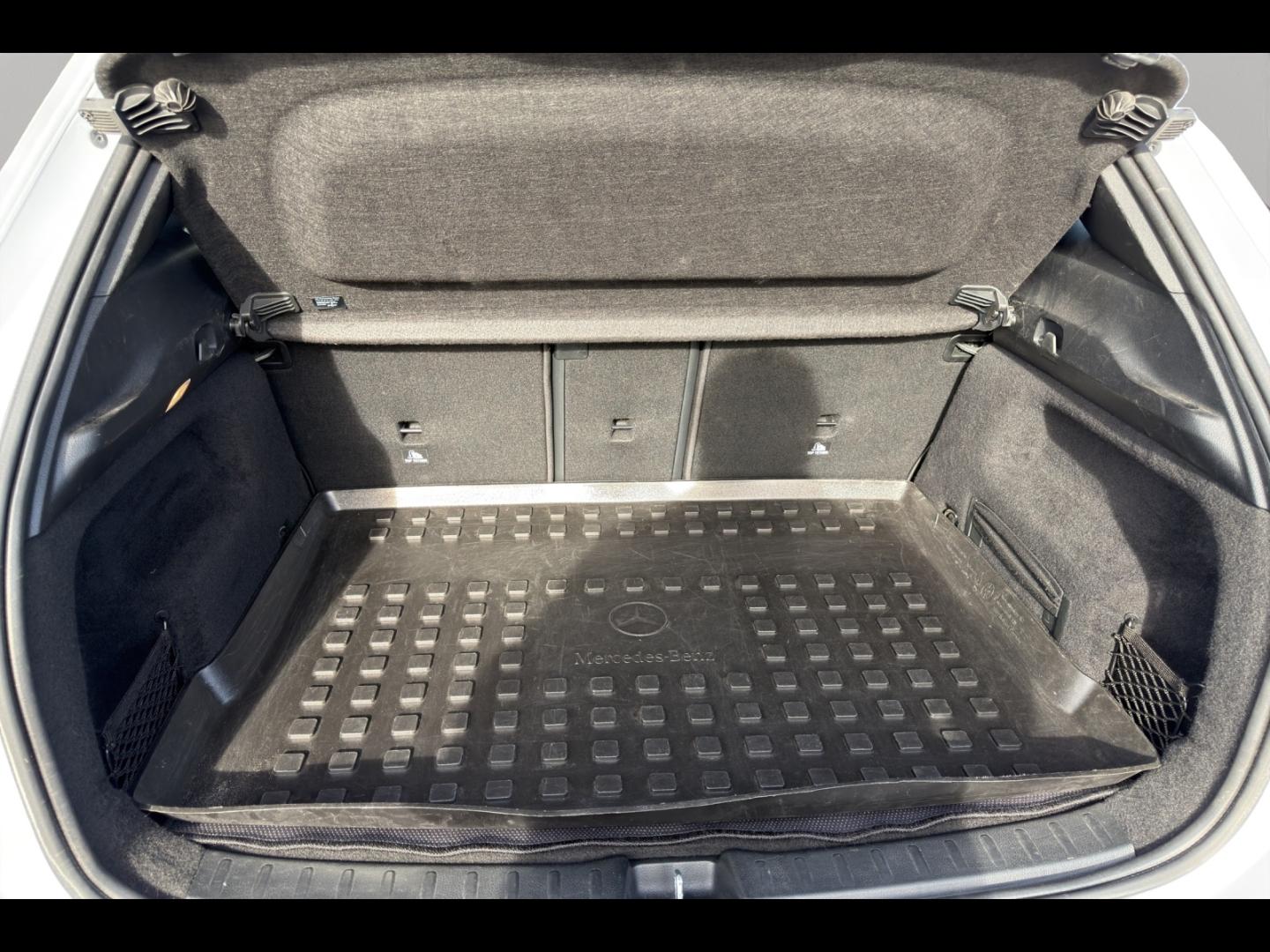 Image MERCEDES-BENZ GLA 200 d 150ch Progressive Line 8G-DCT