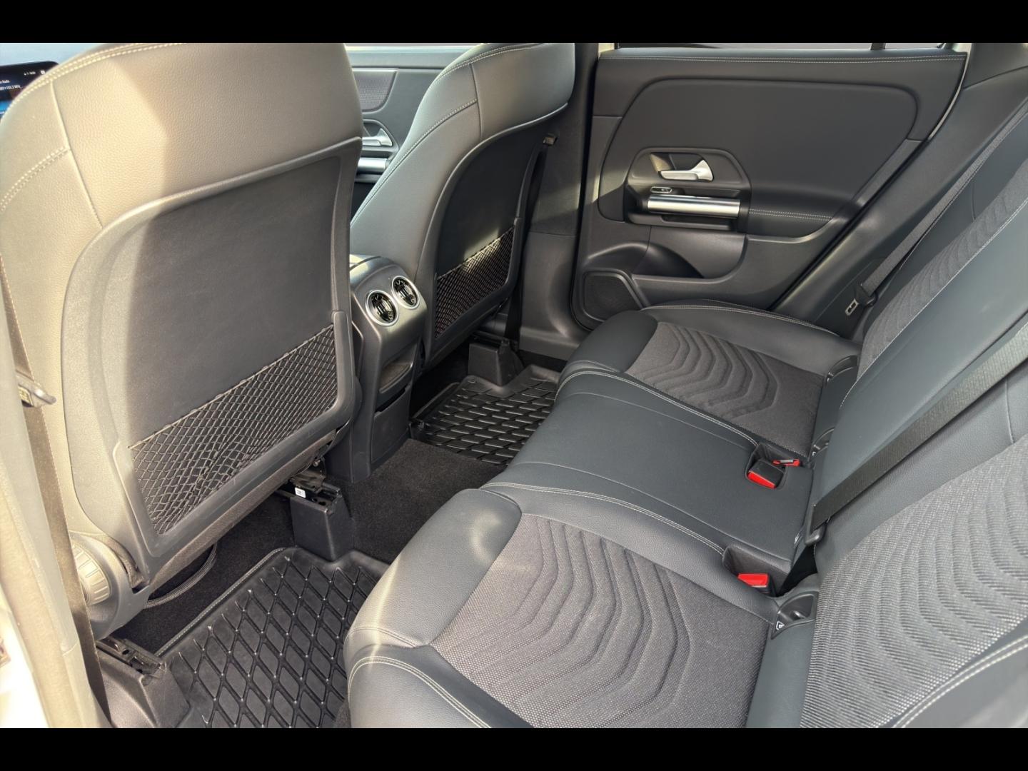 Image MERCEDES-BENZ GLA 200 d 150ch Progressive Line 8G-DCT