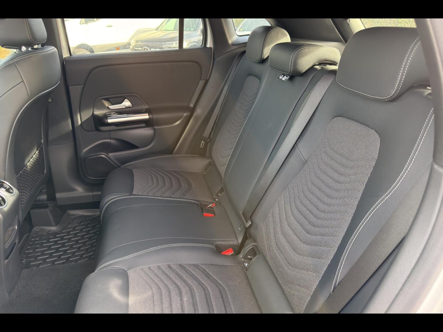 Image MERCEDES-BENZ GLA 200 d 150ch Progressive Line 8G-DCT