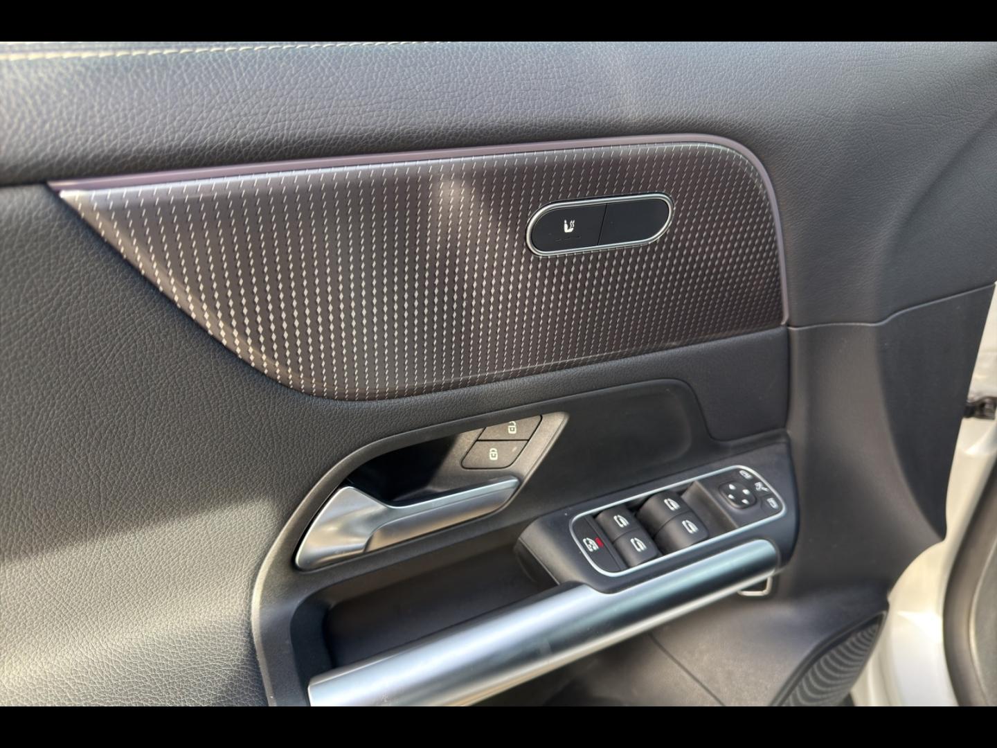 Image MERCEDES-BENZ GLA 200 d 150ch Progressive Line 8G-DCT