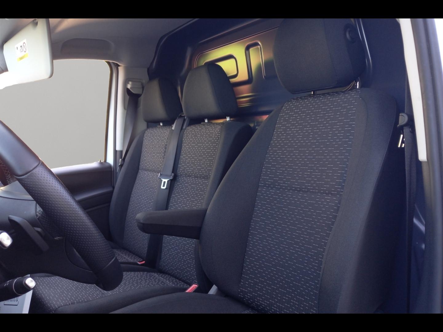 Image MERCEDES-BENZ Vito Fg eVito 112 116ch Long batterie 60 kWh