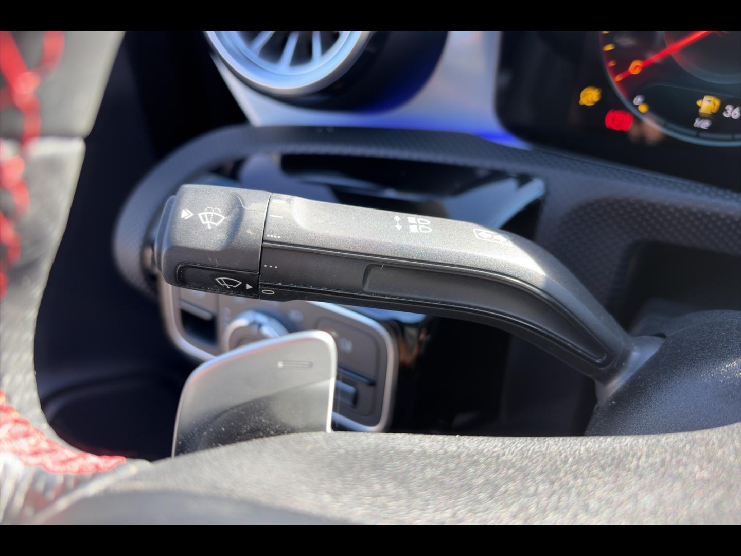 Image MERCEDES-BENZ CLA 180 d 116ch AMG Line 8G-DCT