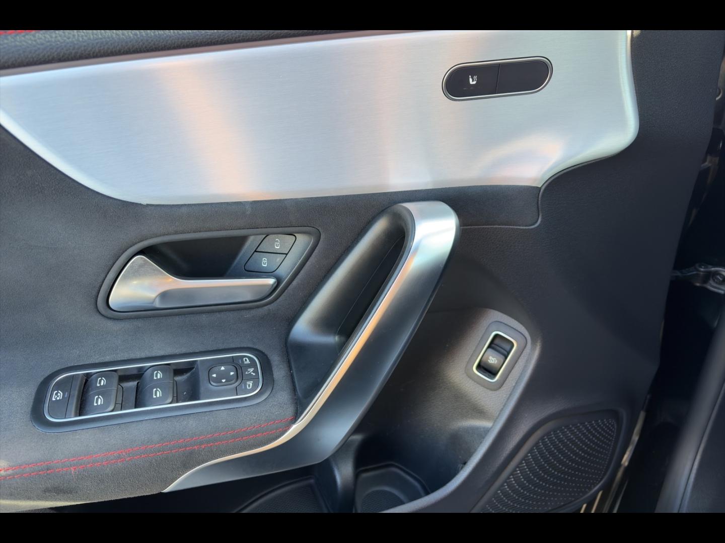 Image MERCEDES-BENZ CLA 180 d 116ch AMG Line 8G-DCT