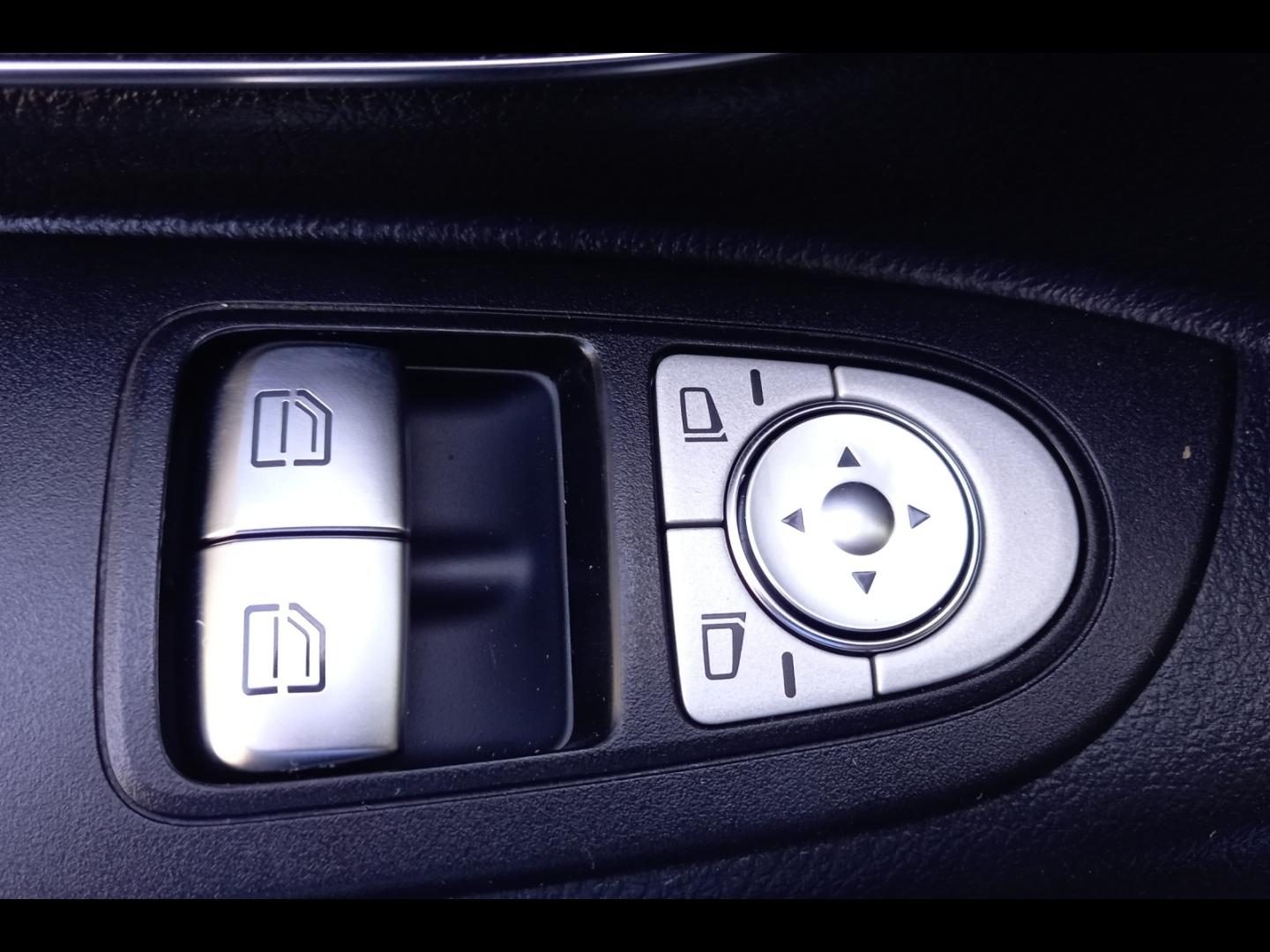 Image MERCEDES-BENZ Vito Fg 119 CDI Compact 4x4 Pro 9G-Tronic