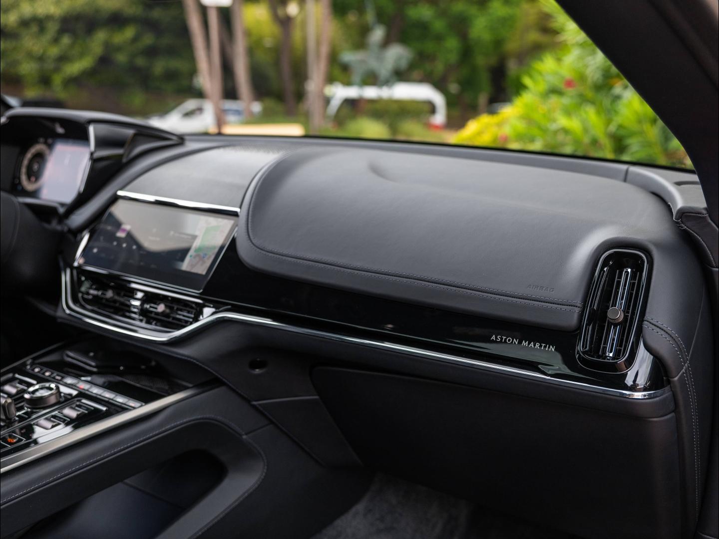 Image ASTON MARTIN DBX 4.0 V8 biturbo 707ch BVA9