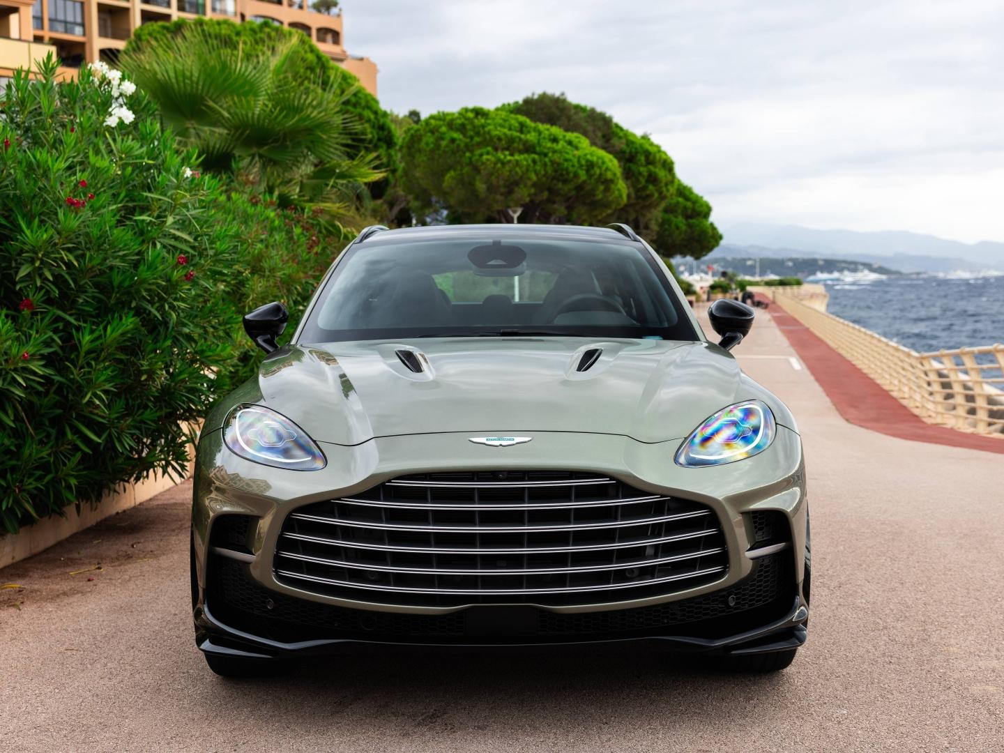 Image ASTON MARTIN DBX 4.0 V8 biturbo 707ch BVA9