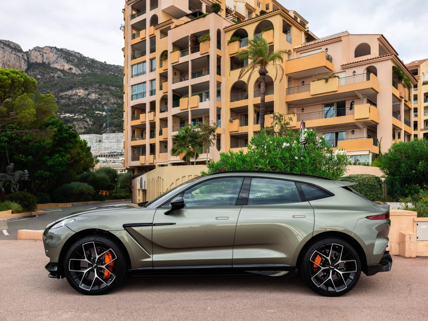 Image ASTON MARTIN DBX 4.0 V8 biturbo 707ch BVA9