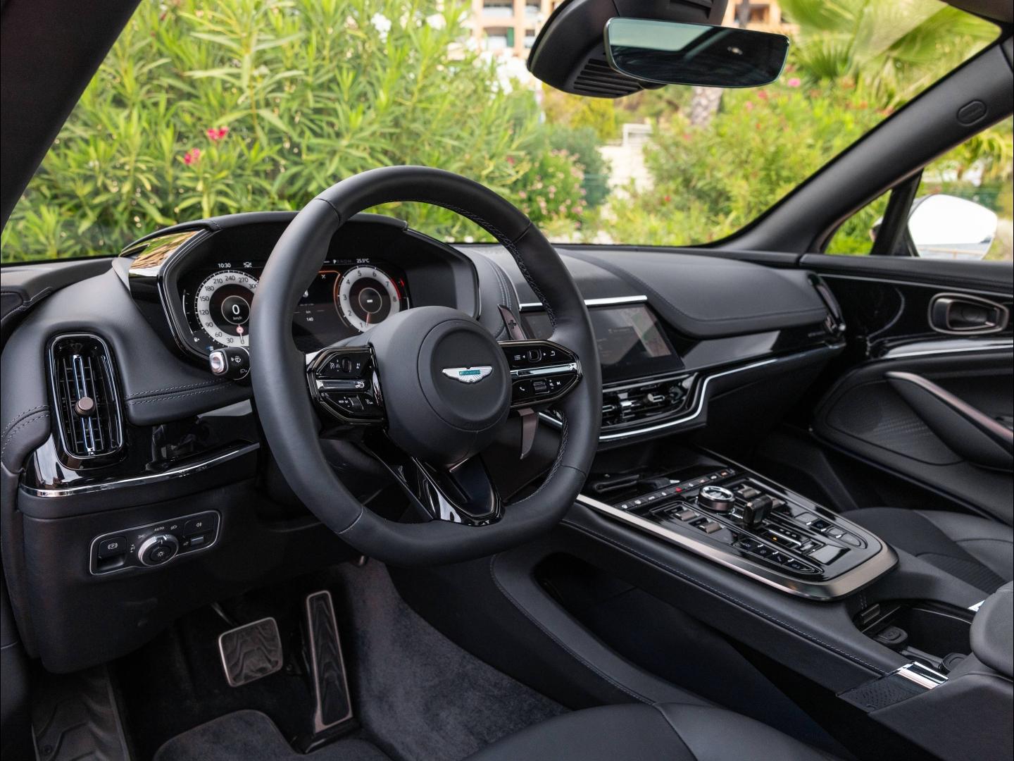 Image ASTON MARTIN DBX 4.0 V8 biturbo 707ch BVA9