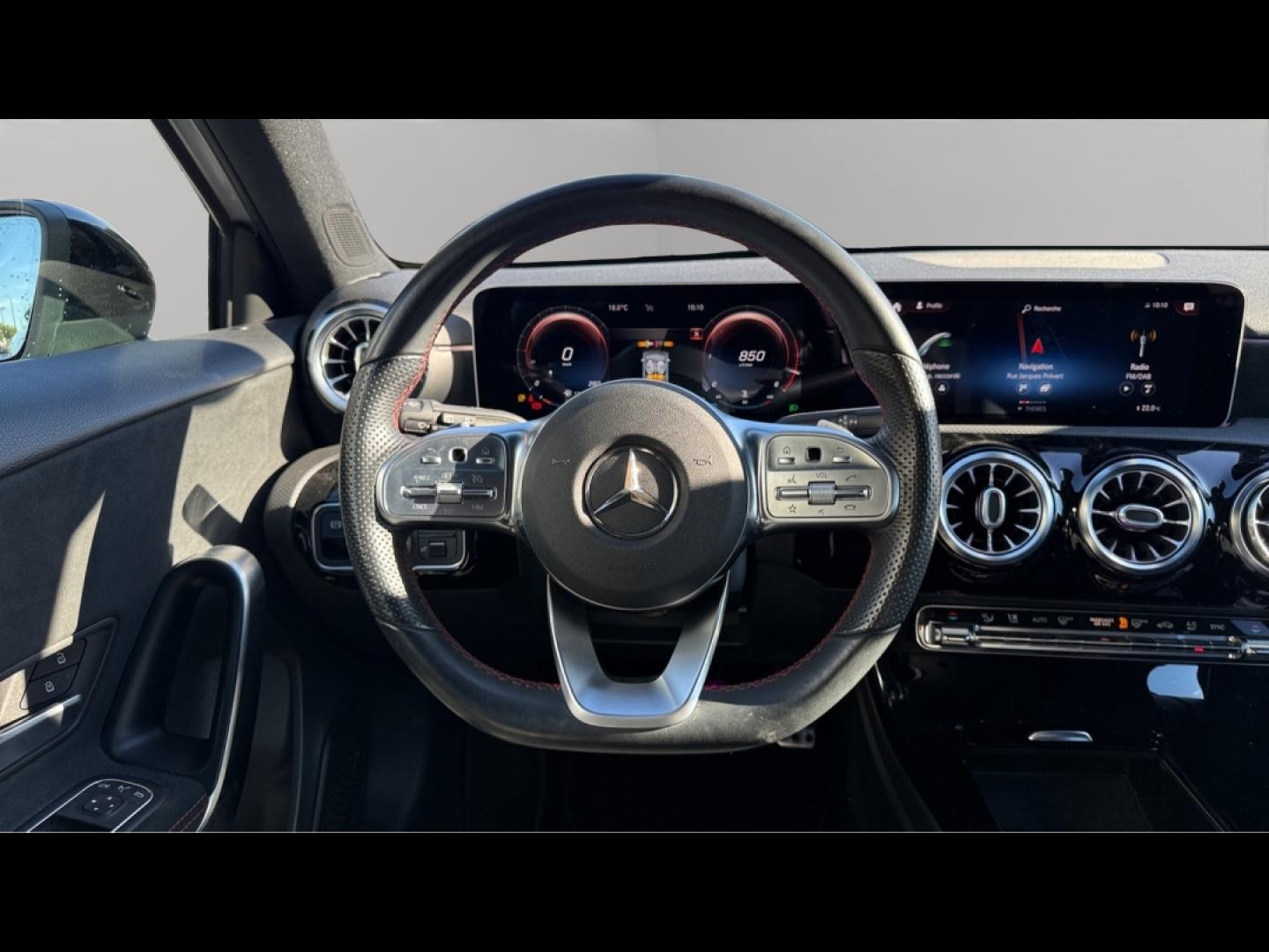 Image MERCEDES-BENZ Classe A 180 d 116ch AMG Line 7G-DCT