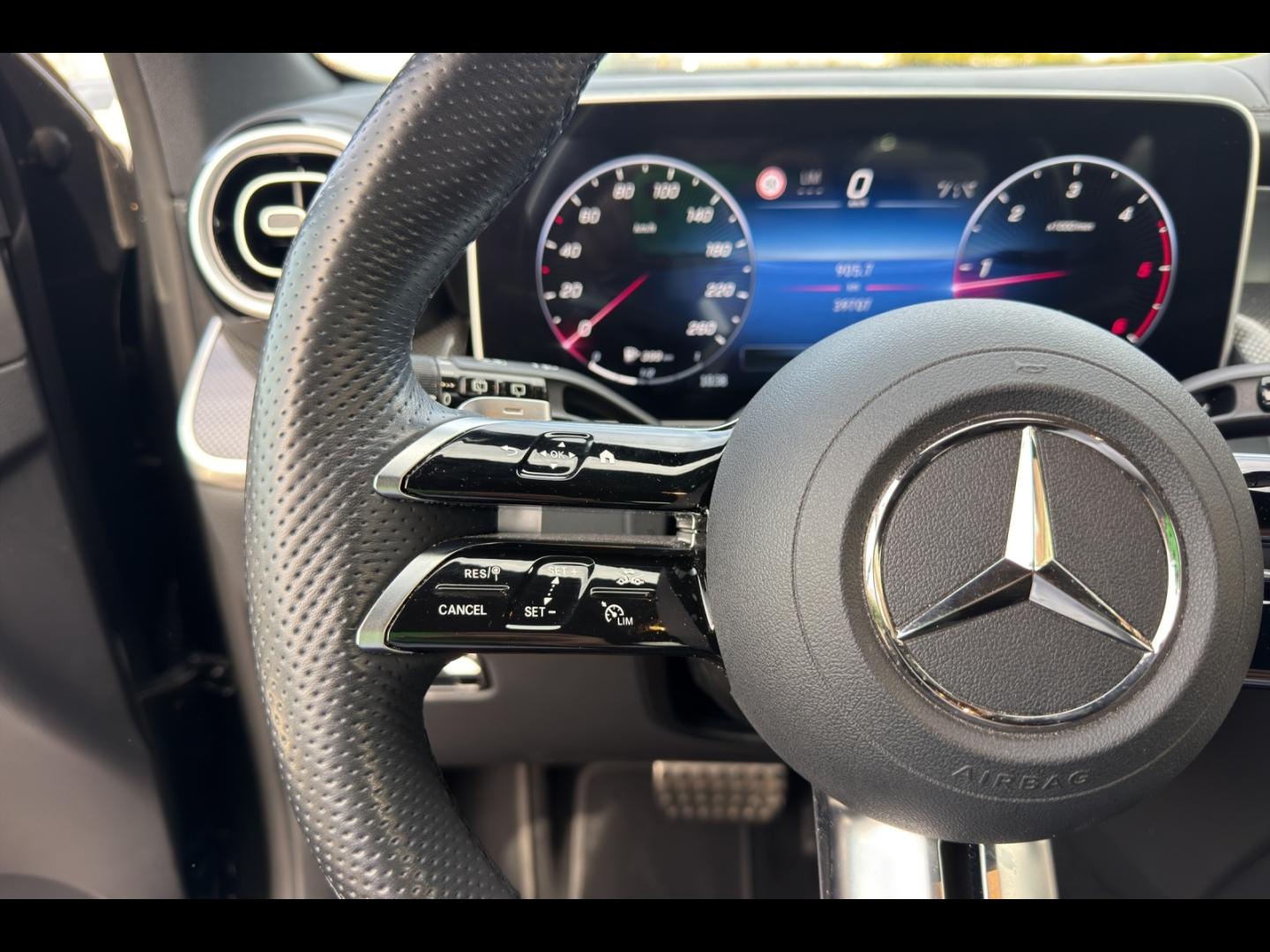 Image MERCEDES-BENZ GLC 220 d 197ch AMG Line 4Matic 9G-Tronic