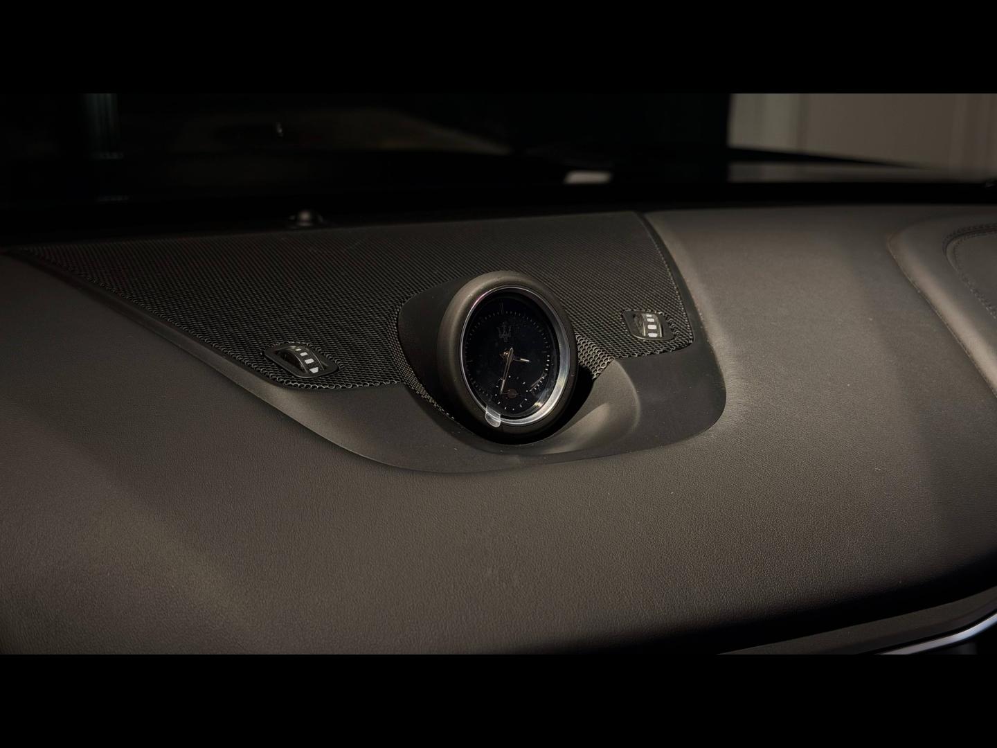 Image MASERATI Levante 3.8 V8 580ch Trofeo