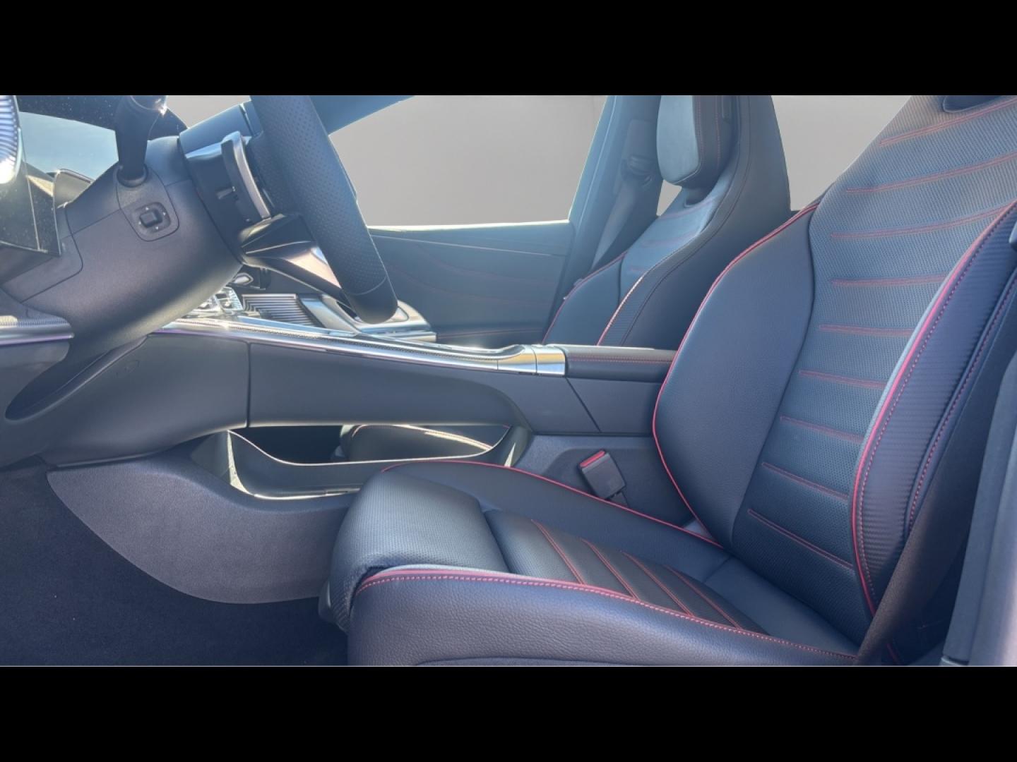 Image MERCEDES-BENZ Classe C 400 489ch 94,5kWh AMG Line 4Matic