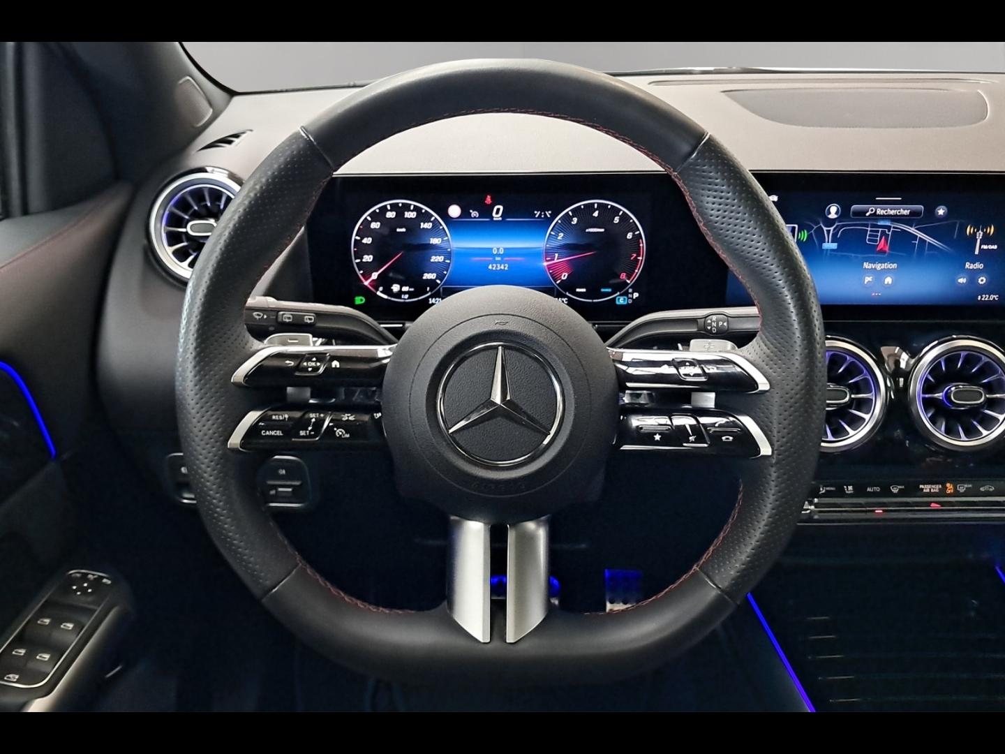 Image MERCEDES-BENZ GLA 200 163ch AMG Line 7G-DCT