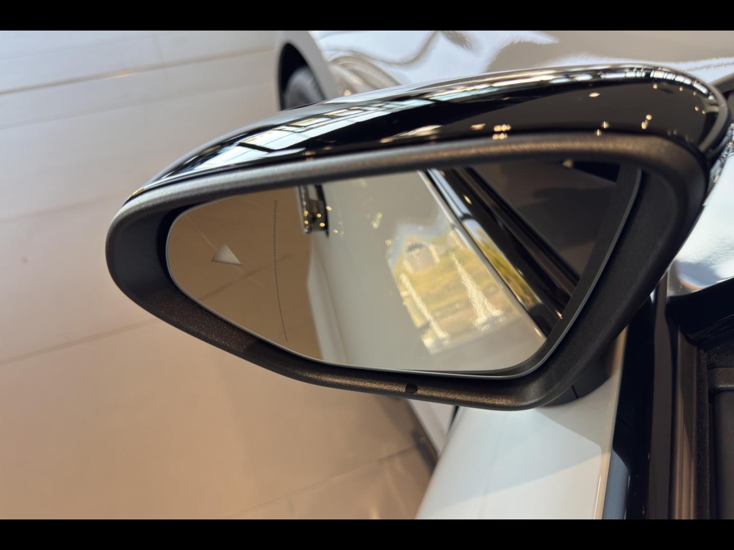 Image MERCEDES-BENZ Classe C 400 489ch 94,5kWh AMG Line 4Matic