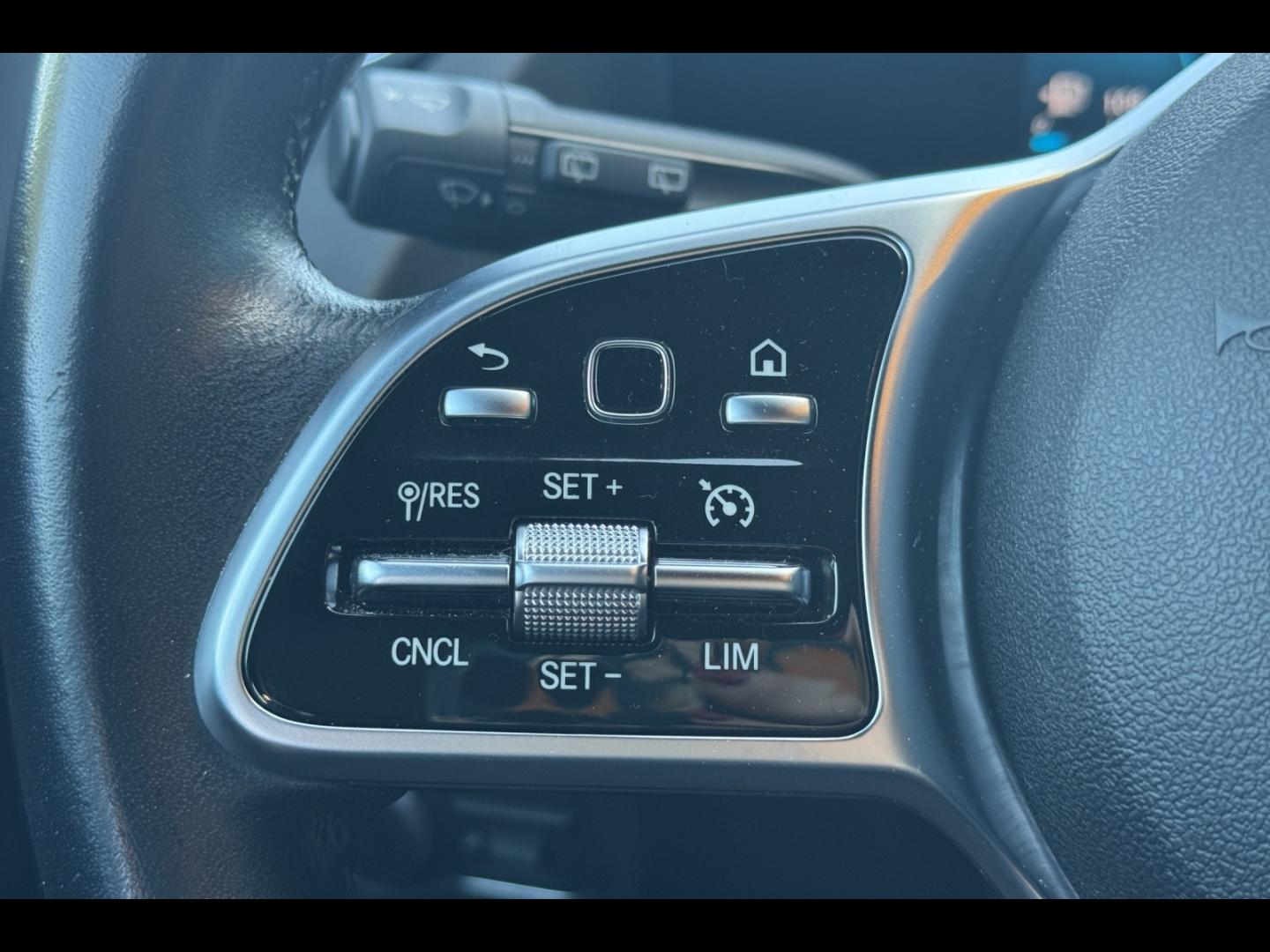 Image MERCEDES-BENZ GLA 200 d 150ch Business Line 8G-DCT