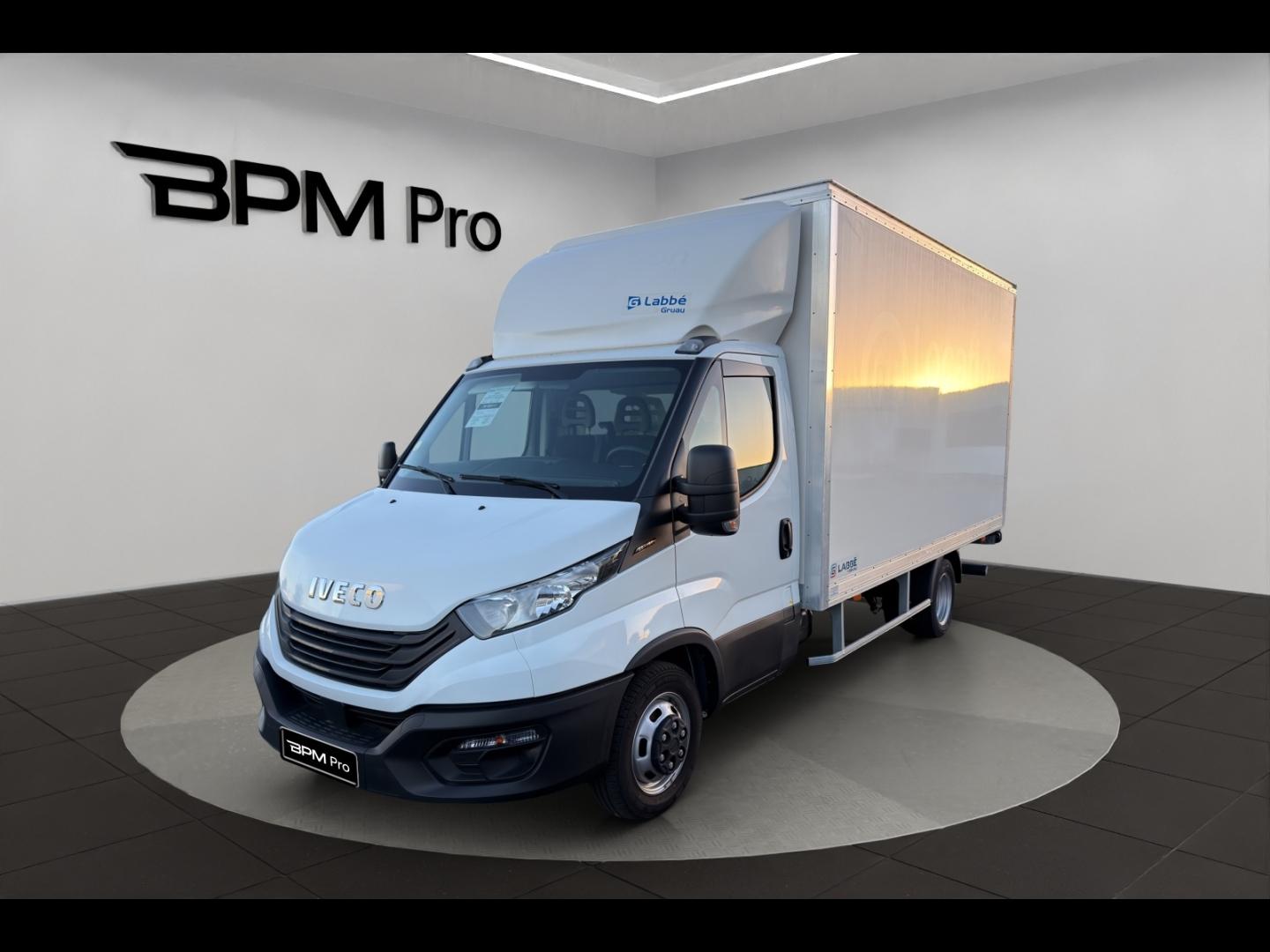Photo IVECO Daily CCb 35C16H3.0 empattement 4100 Caisse et Hayon