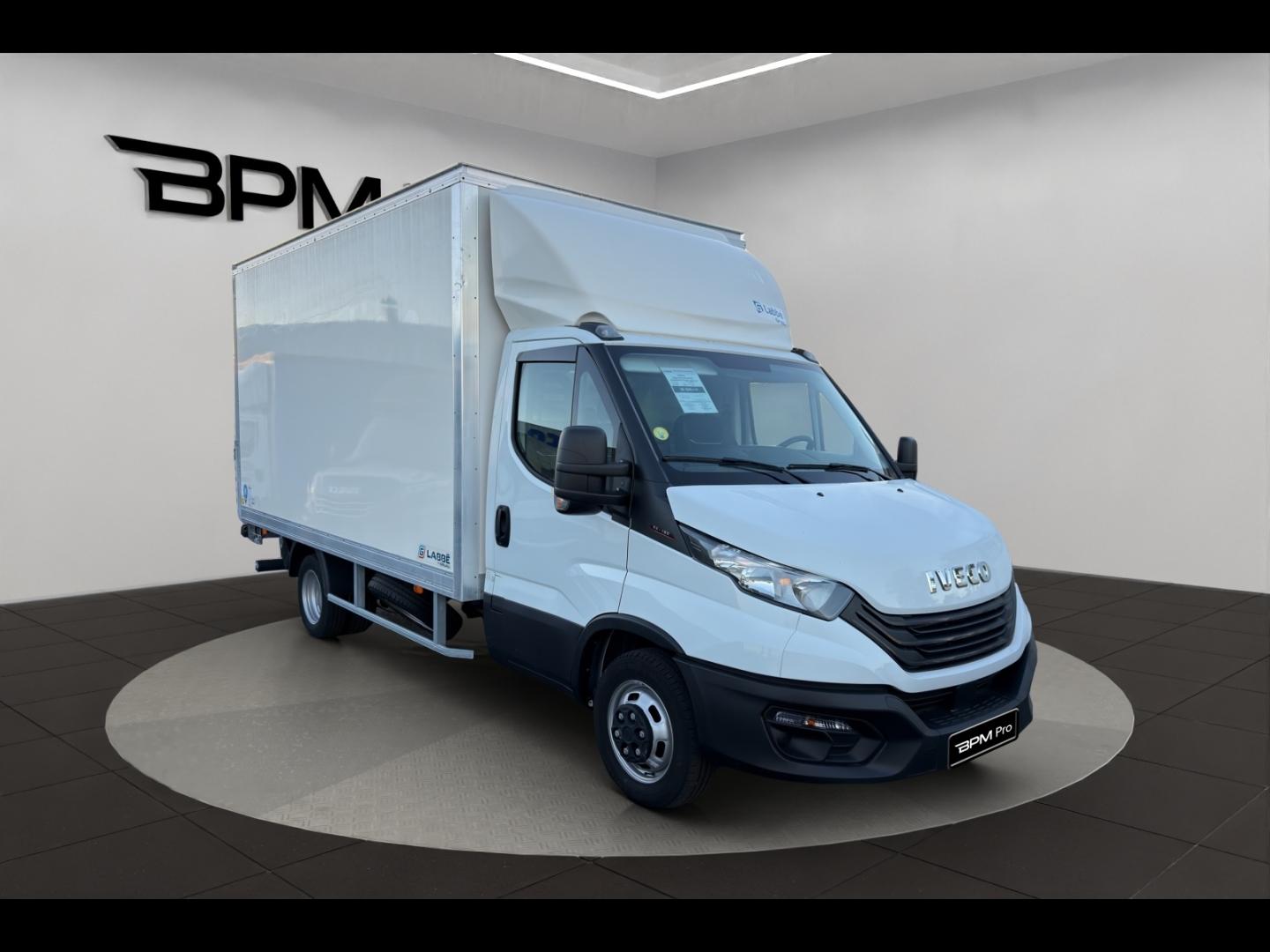 Image IVECO Daily CCb 35C16H3.0 empattement 4100 Caisse et Hayon