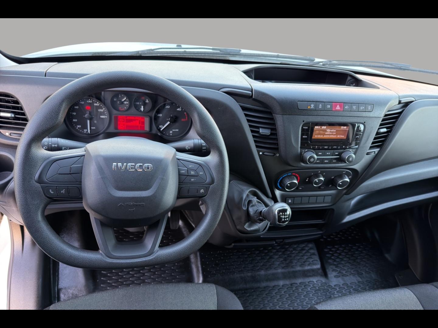Image IVECO Daily CCb 35C16H3.0 empattement 4100 Caisse et Hayon