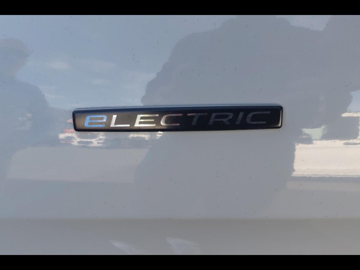 Image MERCEDES-BENZ Vito Fg eVito 112 116ch Long batterie 60 kWh