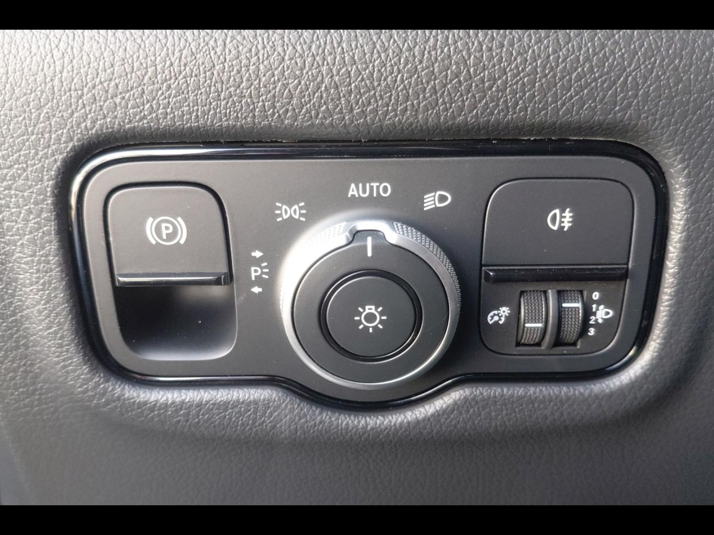 Image MERCEDES-BENZ Vito Fg eVito 112 116ch Long batterie 60 kWh