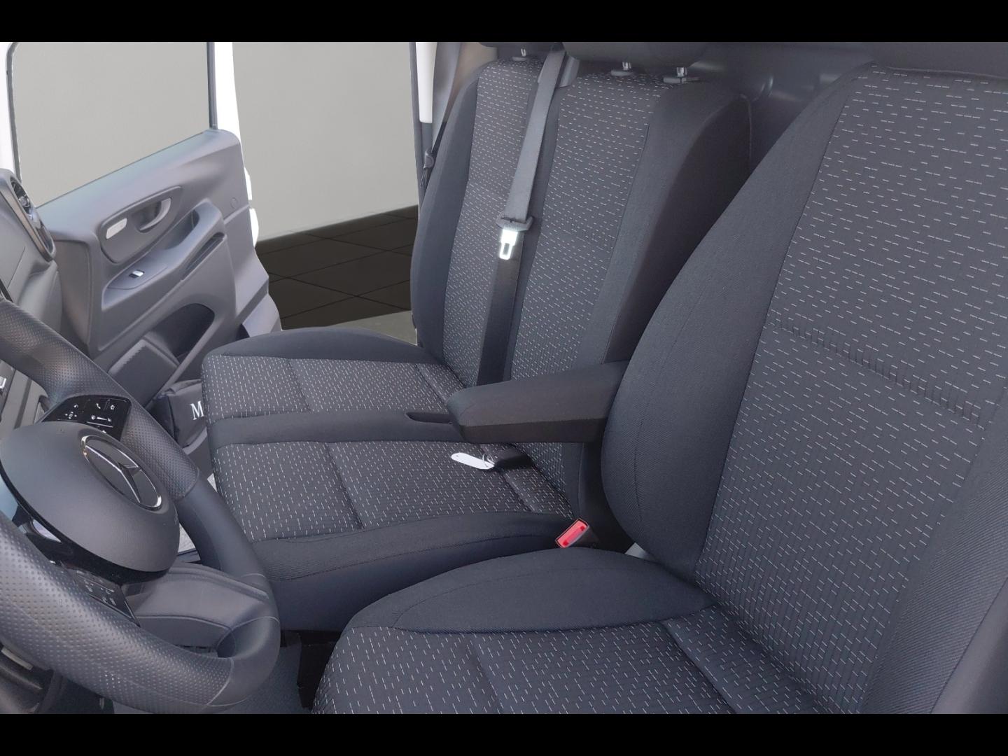 Image MERCEDES-BENZ Vito Fg eVito 112 116ch Long batterie 60 kWh